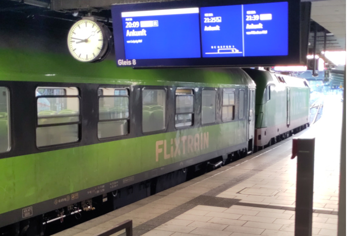 Un flixtrain à Hambourg.